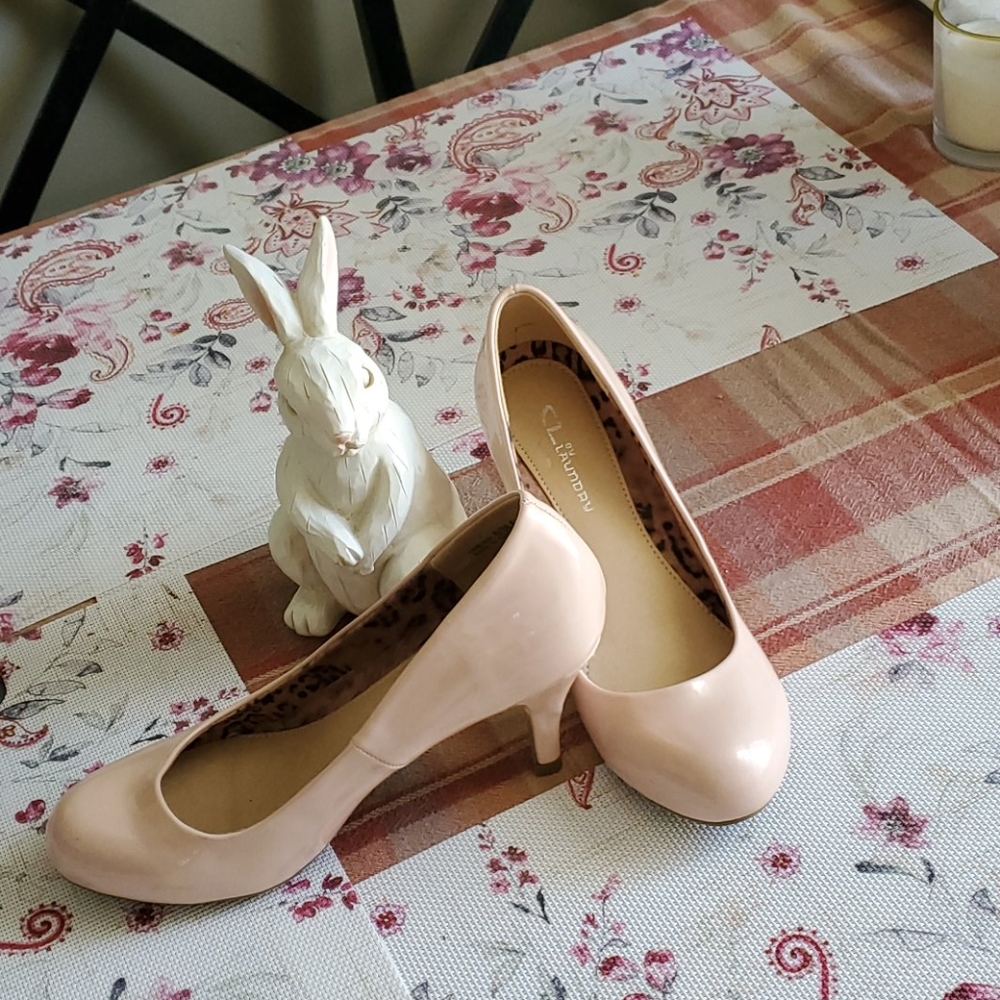 ‼Nude/Blush shiny Chinese Laundry Kitten Heel sz 6